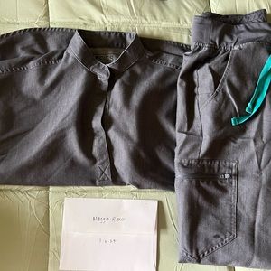 Figs scrub set